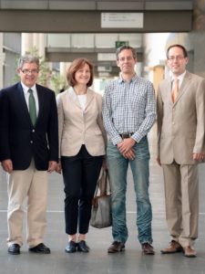 © Sascha Maaß/Mühlenkreiskliniken Der Vorstand des PsoNetz Ostwestfalen-Lippe hat sich weitreichende Ziele gesetzt. Im Bild von links nach rechts: Prof. Rudolf Stadler (Vorsitzender), Dr. Katharina Kreutzer (Schatzmeister), Dr. Stefan Nestoris (Öffentlichkeitsarbeit), Dr. Henrik Mohme (Schriftführer)